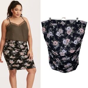 torrid Floral Print Shirred Jersey Knit Mini Skirt Black 4X Knee Length